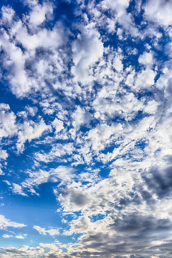 Wolken am Griffith Observatory