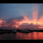 Wolken am Hafen von Wyk