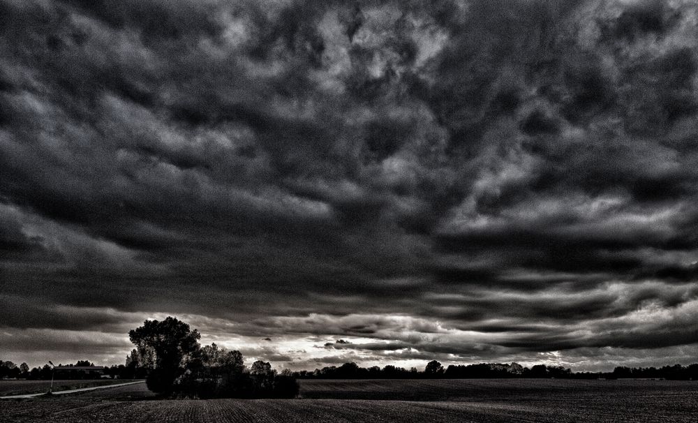 wolken am himmel .