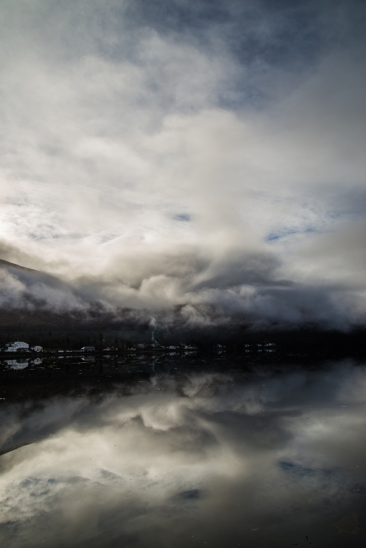 Wolken am Loch Long