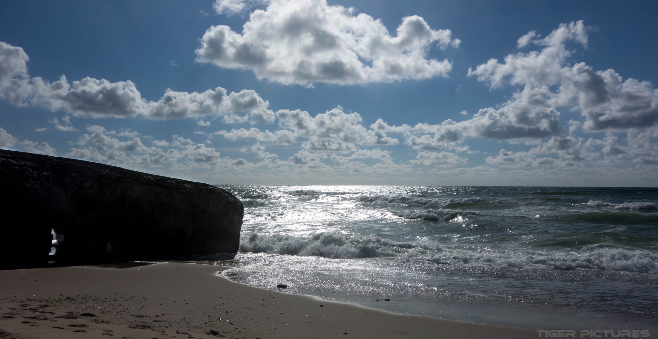 Wolken am Meer