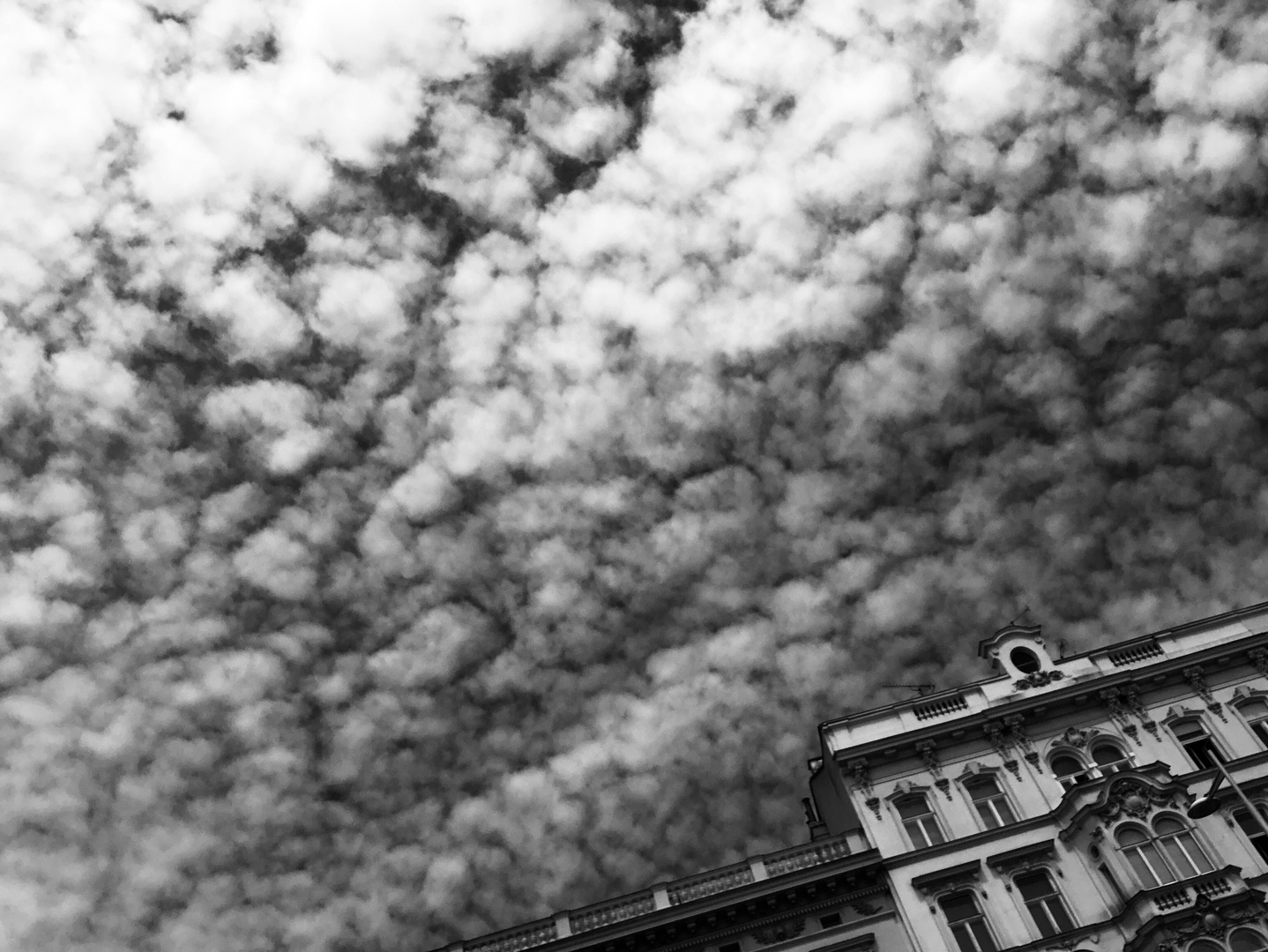 Wolken am Naschmarkt 