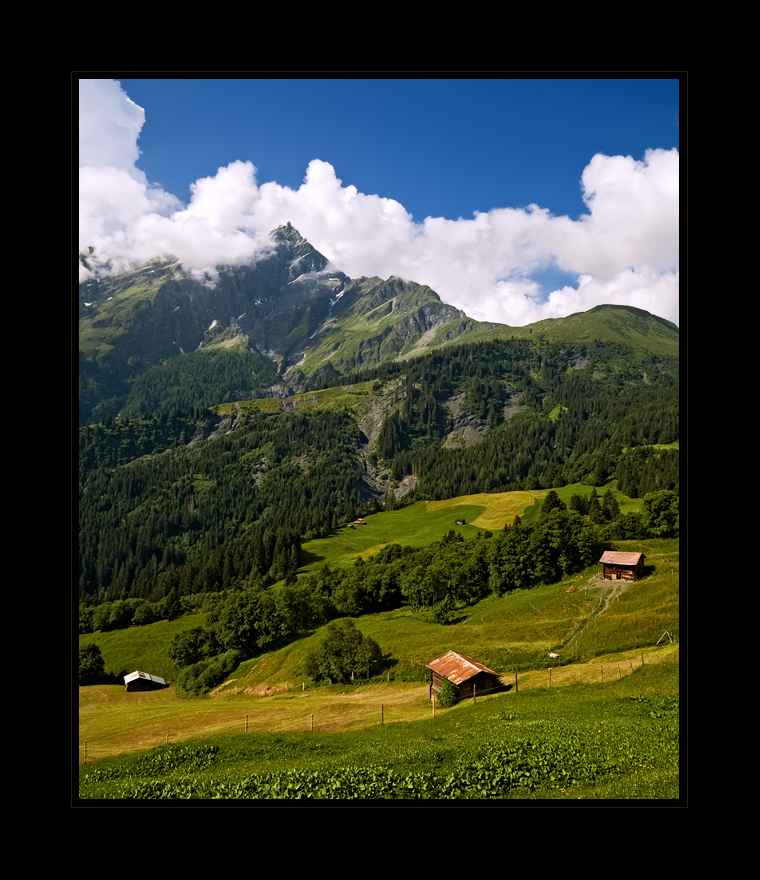 Wolken am Piz Beverin