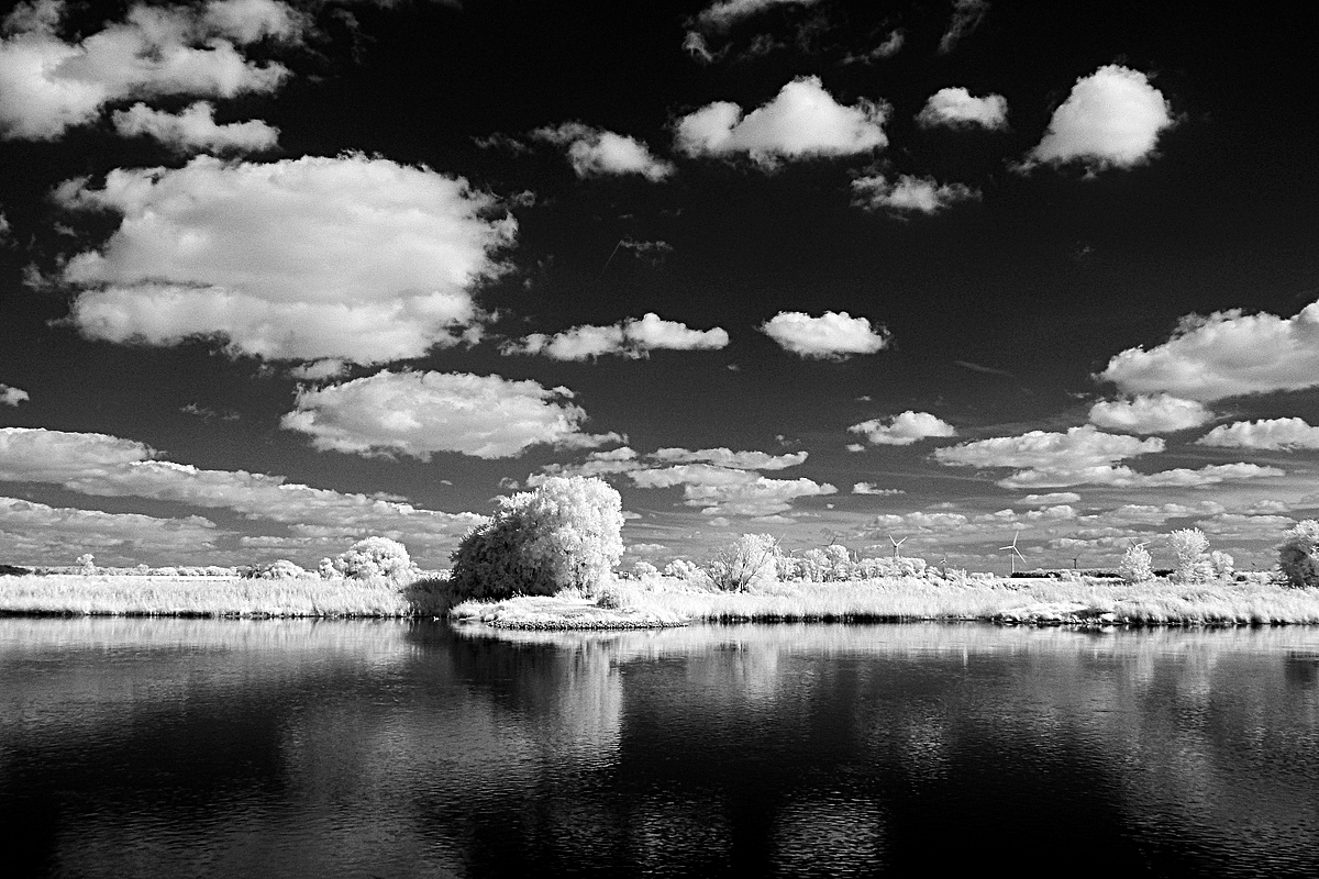 Wolken an der Elbe/ Tangermünde