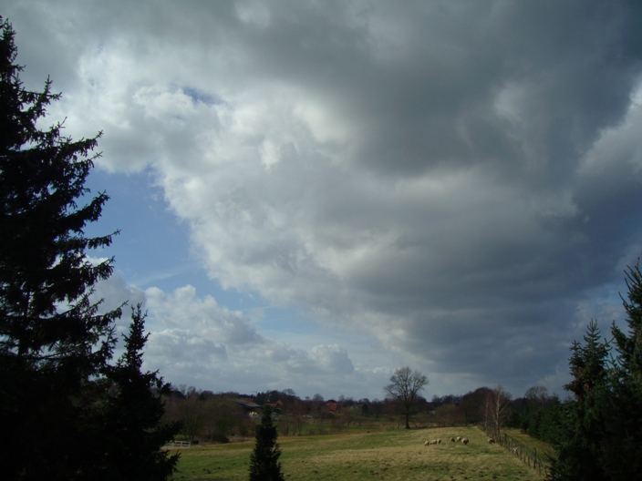 Wolken auf dem Lande