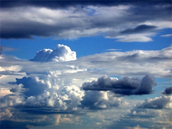 Wolken auf einem Berg