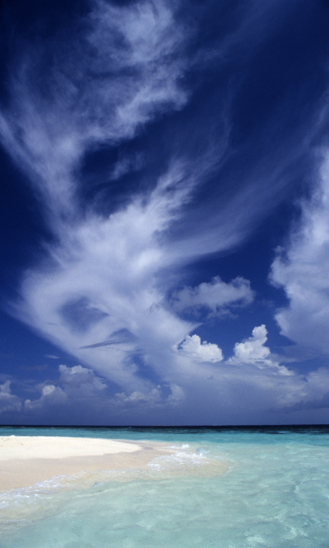 Wolken bei Helengeli, Malediven 03-1993