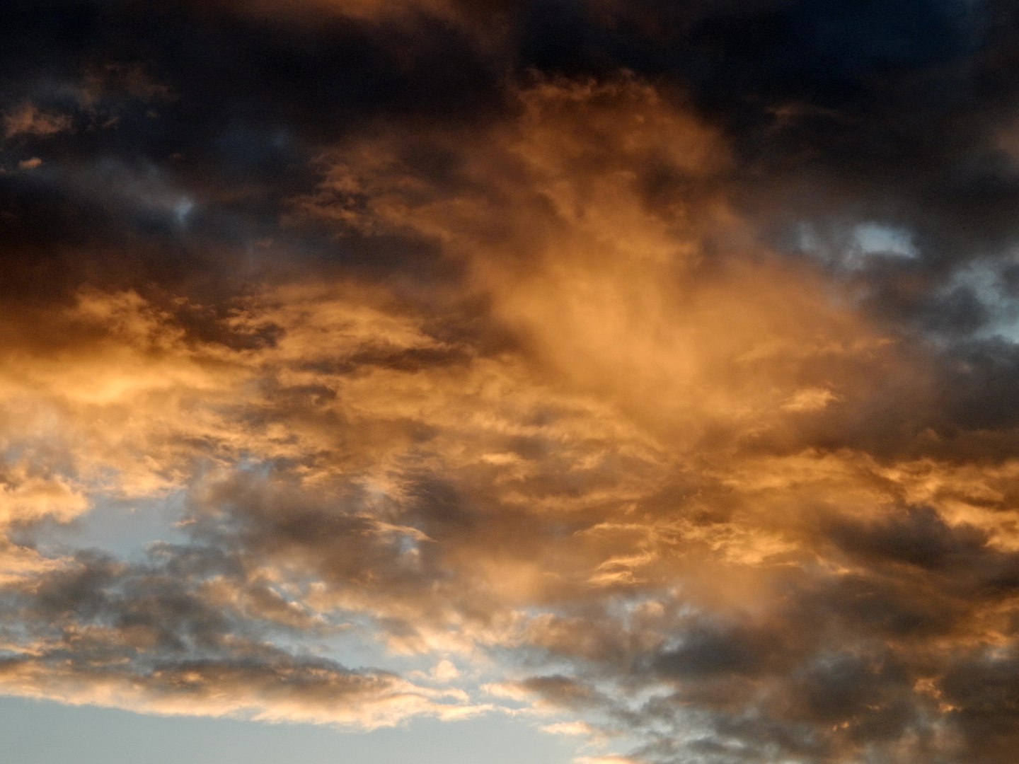 Wolken beim Sonnenuntergang