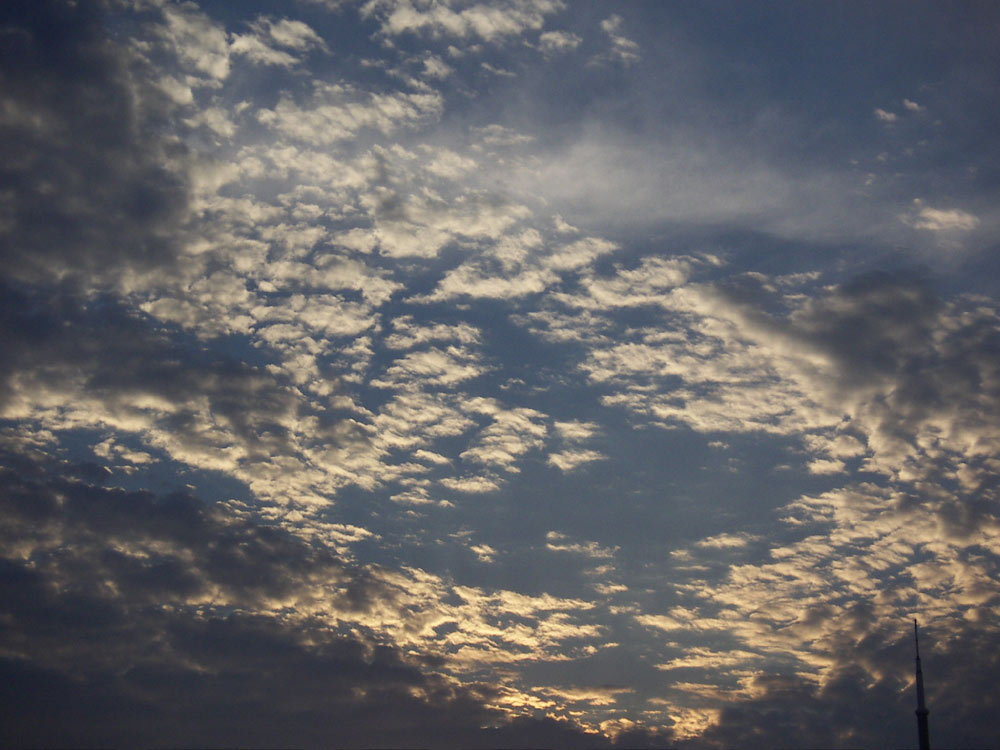 Wolken beim Sonnenuntergang über Toronto