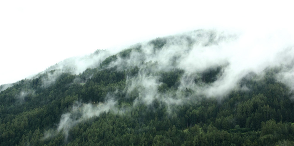 Wolken.. erobern den Berg