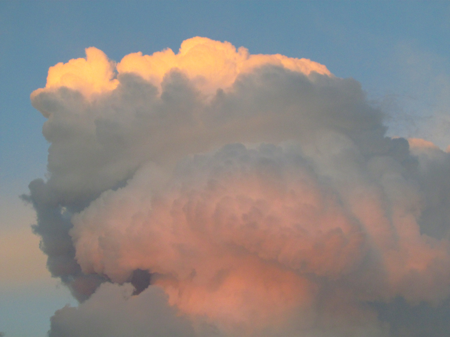 Wolken Explosion