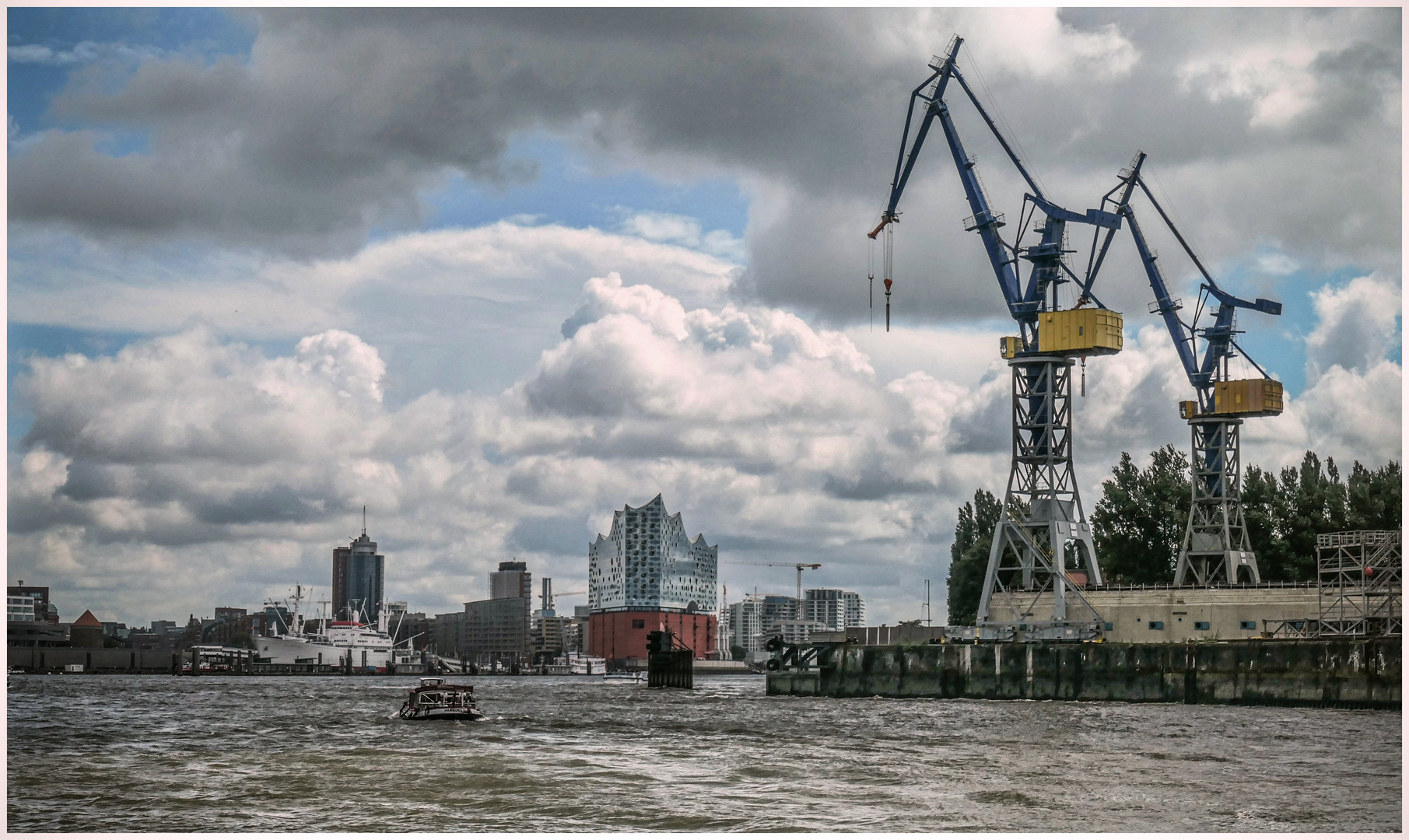 Wolken-Hafen-Blick