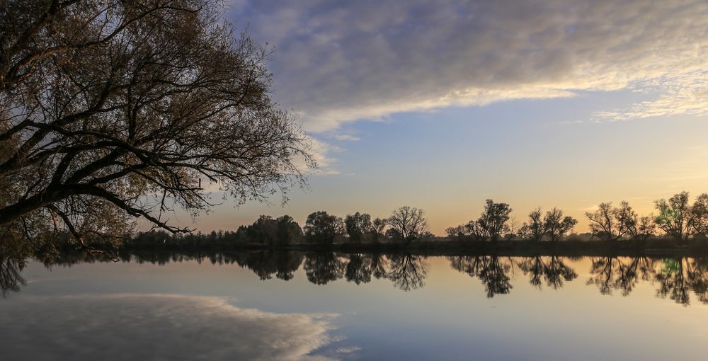 WOLKEN IM FLUSS