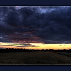 Wolken im letzten Licht eines Juniabends