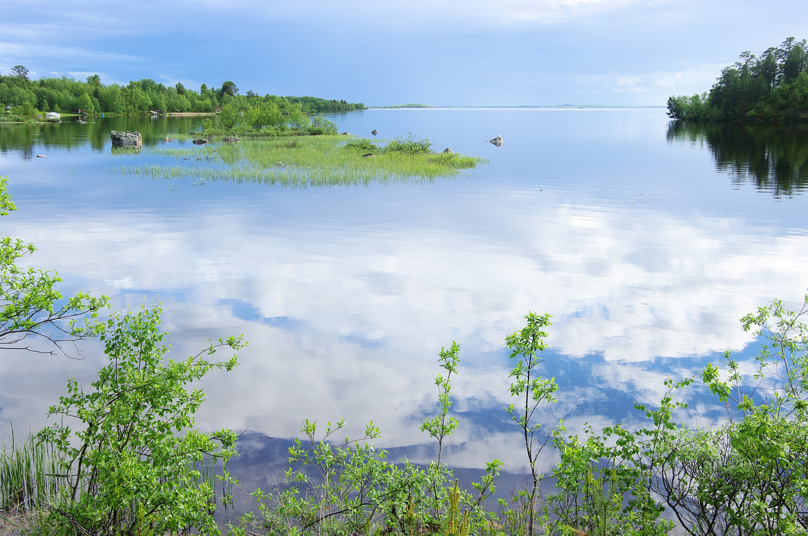 Wolken im See