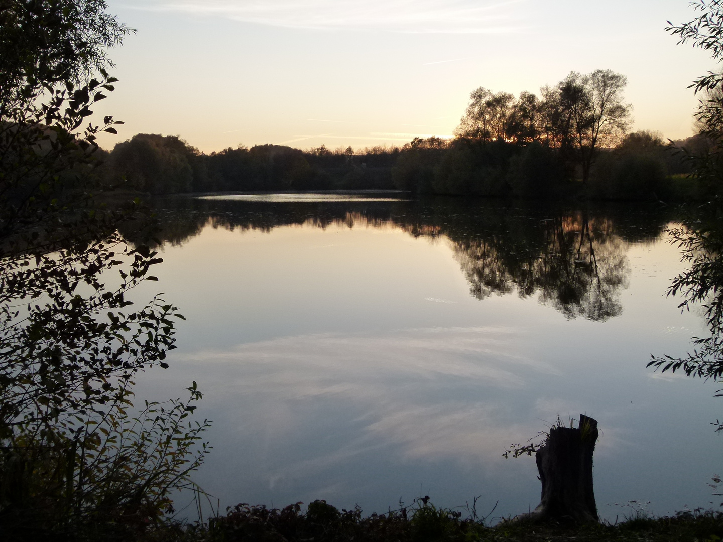 Wolken im See