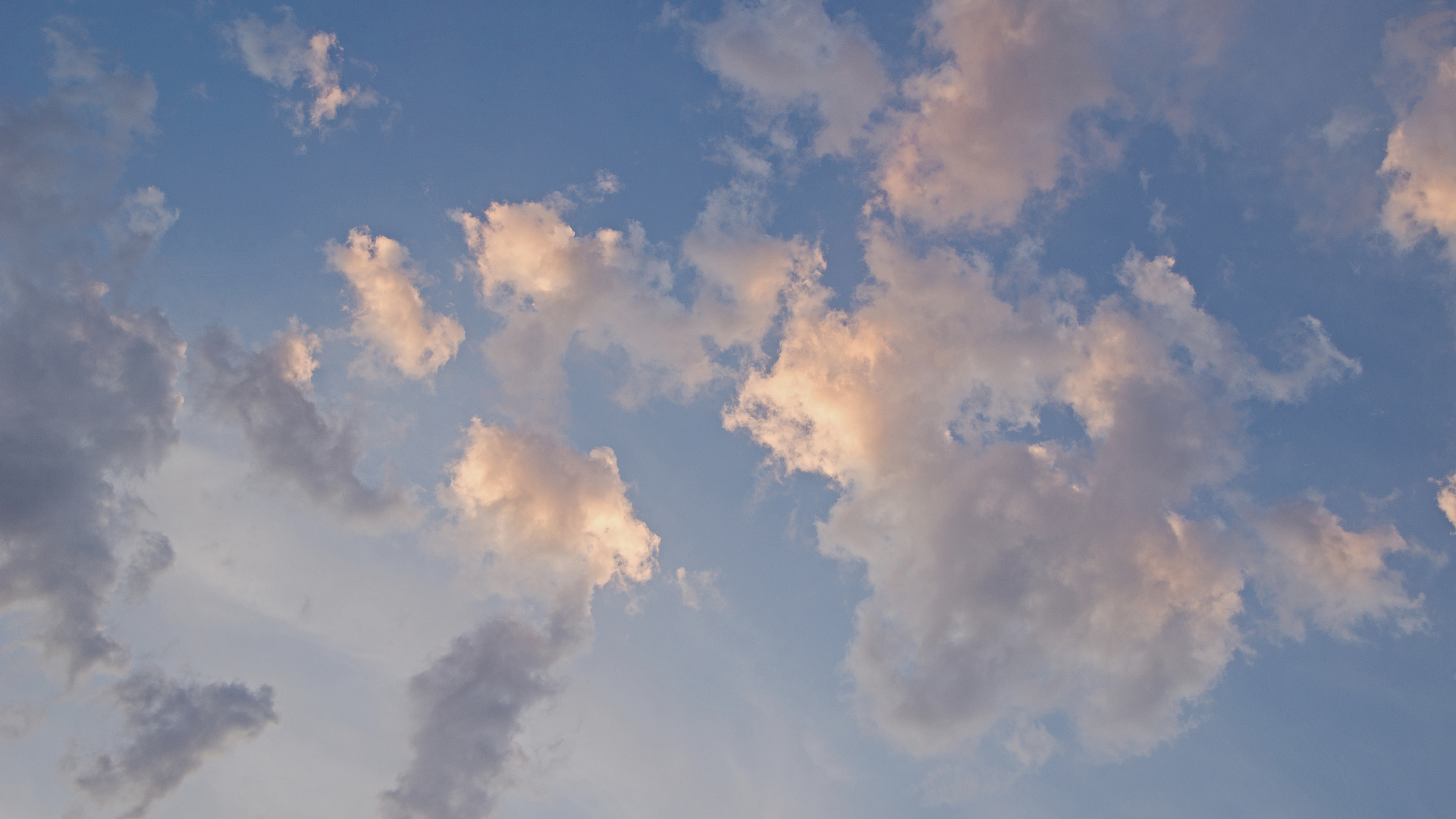 Wolken im Sonnenlicht