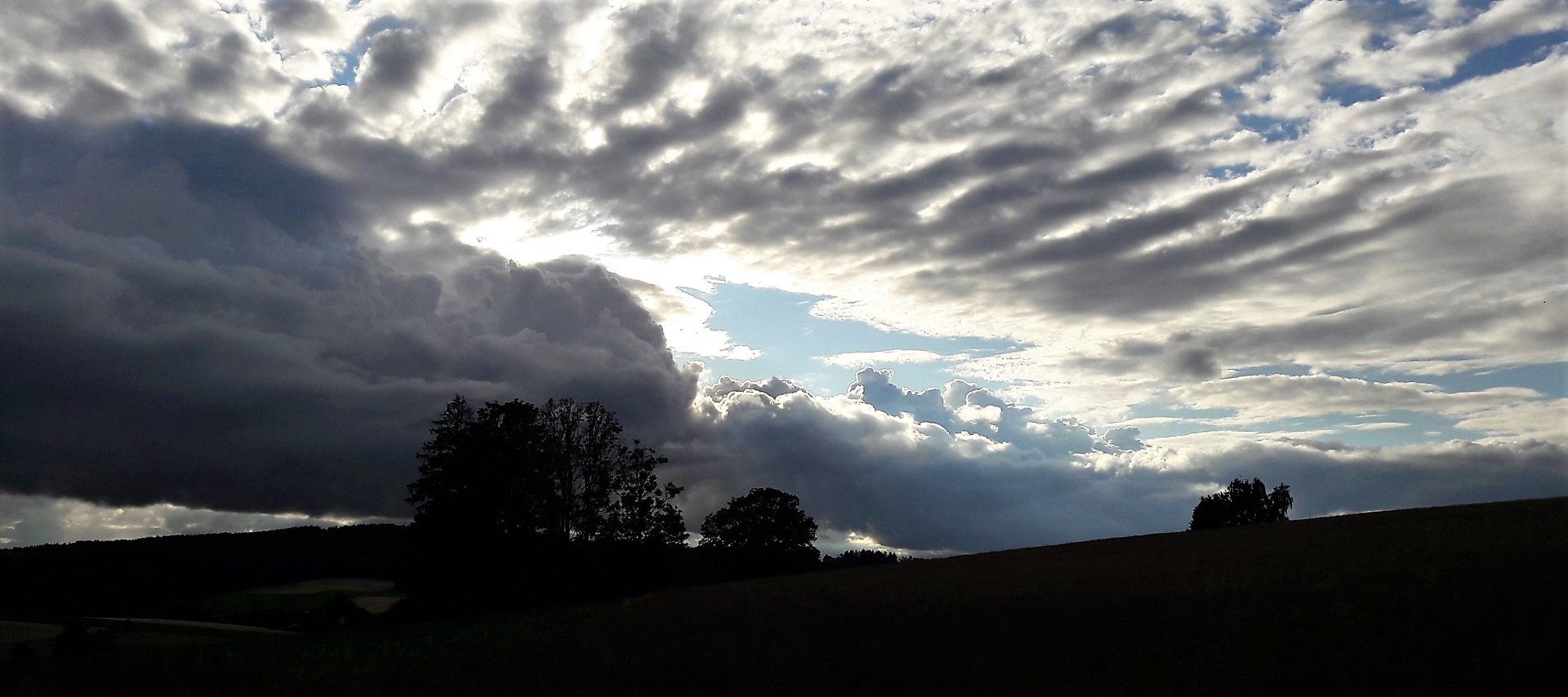 Wolken immer bedrohlicher 