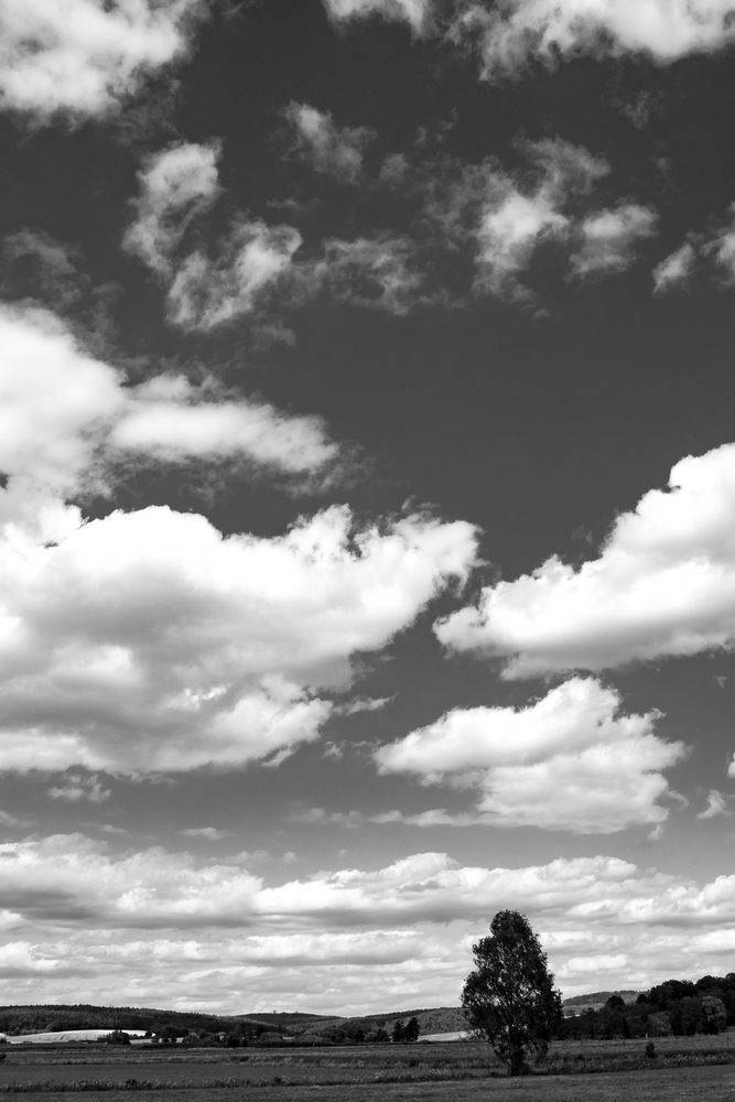 wolken in büdingen - sw