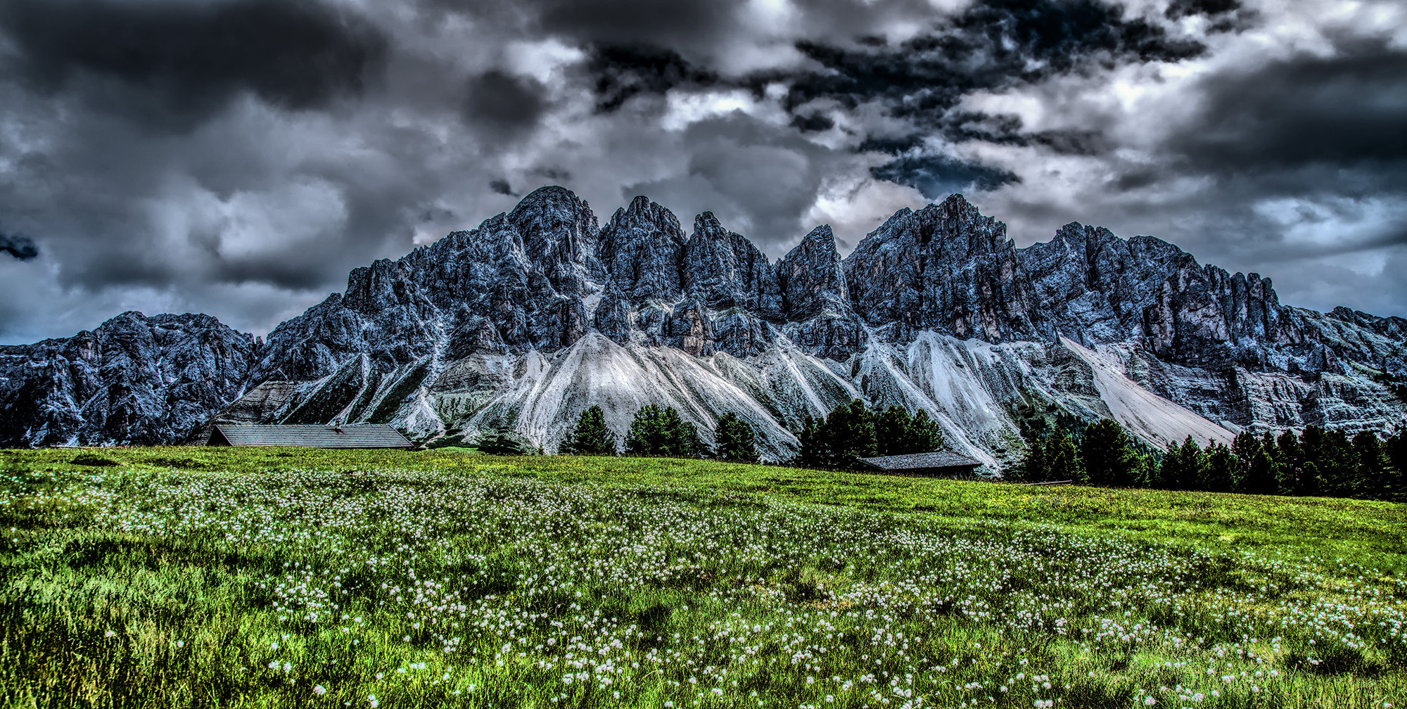 Wolken in den Dolomiten