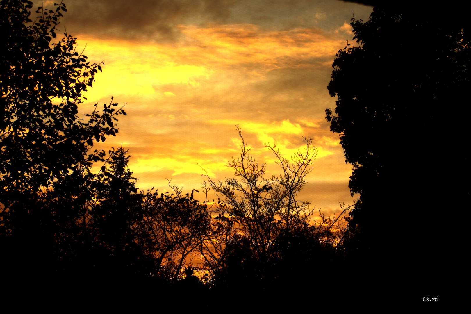 Wolken in Flammen