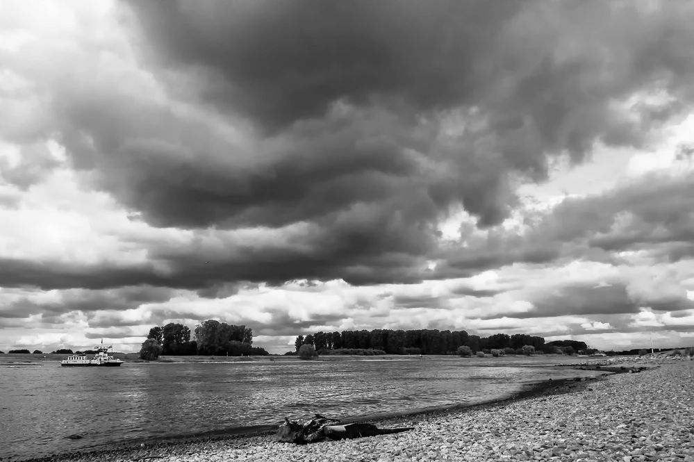 Wolken in Hitdorf am Rhein I