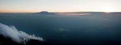 Wolken, Kilimanjaro und die Momella Seen