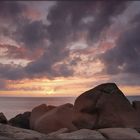 Wolken, Meer und rosa Steine