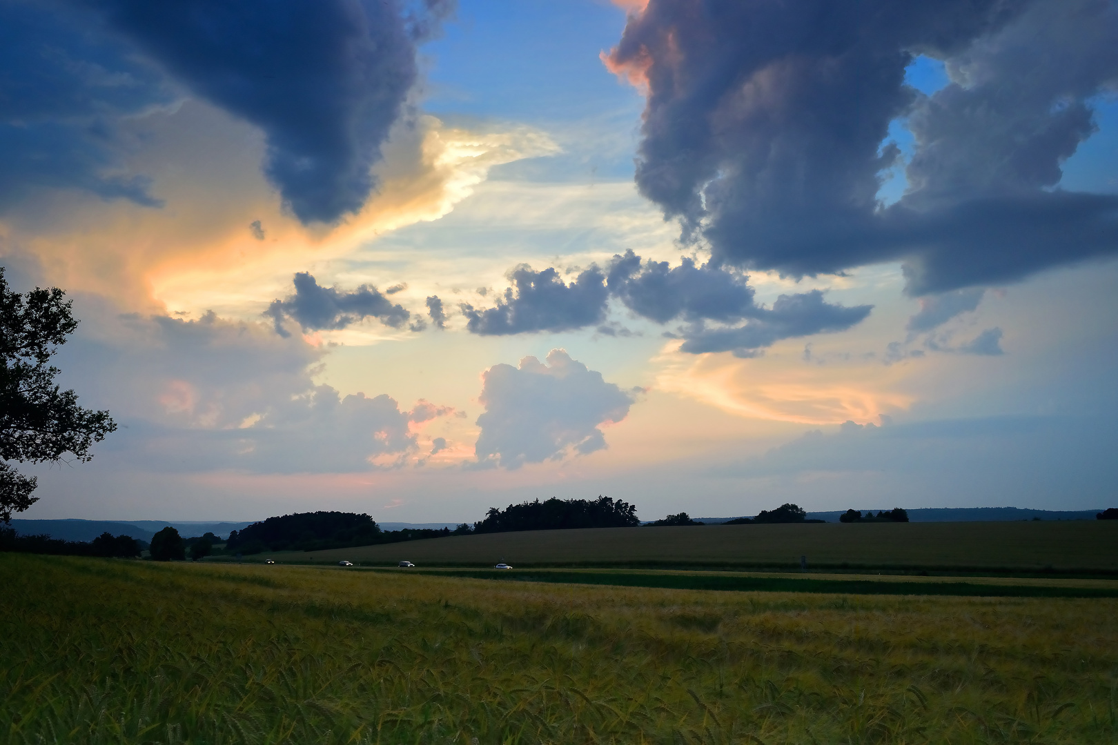 Wolken mit Hintergrundbeleuchtung