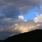 Wolken mit Lichtblick