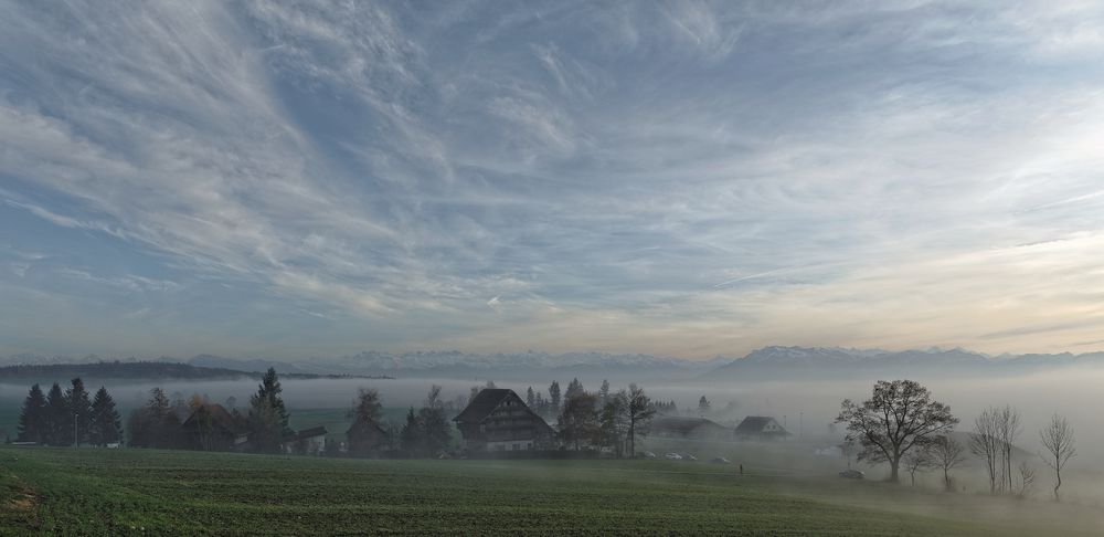 [ Wolken - Nebel - blauer Himmel ]