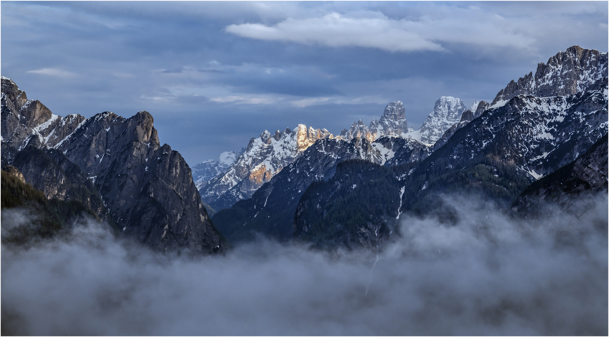 Wolken oben und unten