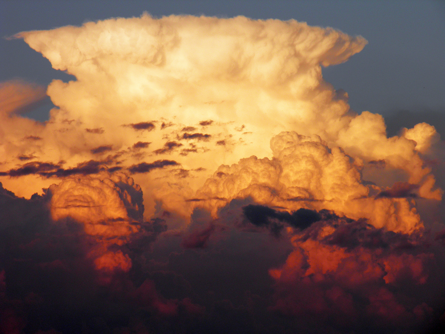 Wolken Phänomen im Abendrot, Dickes Ding, Cumulus, Naturschönheit