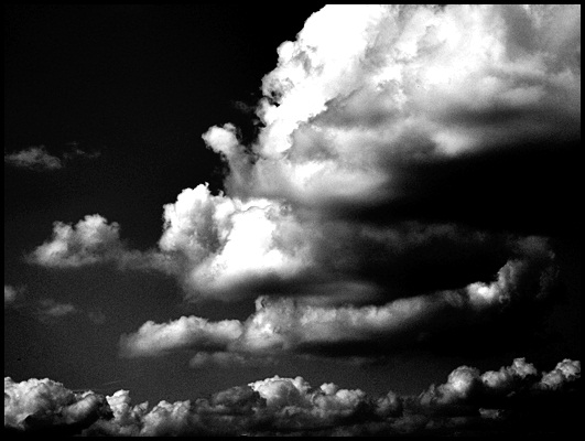 Wolken rennen um die Wette.