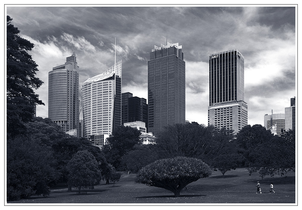 Wolken - Skyline - Park - Spaziergänger