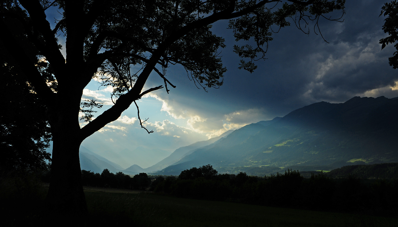 Wolken-Sonnen-Mix am Abend