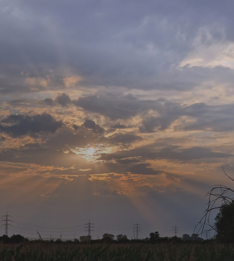 Wolken- Sonnenuntergang