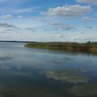 Wolken spiegelt sich im Meer