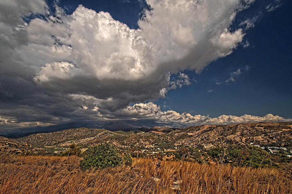 Wolken über Agia Galini