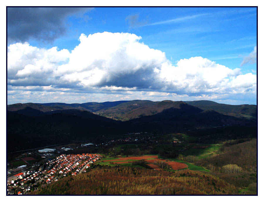 Wolken über Annweiler