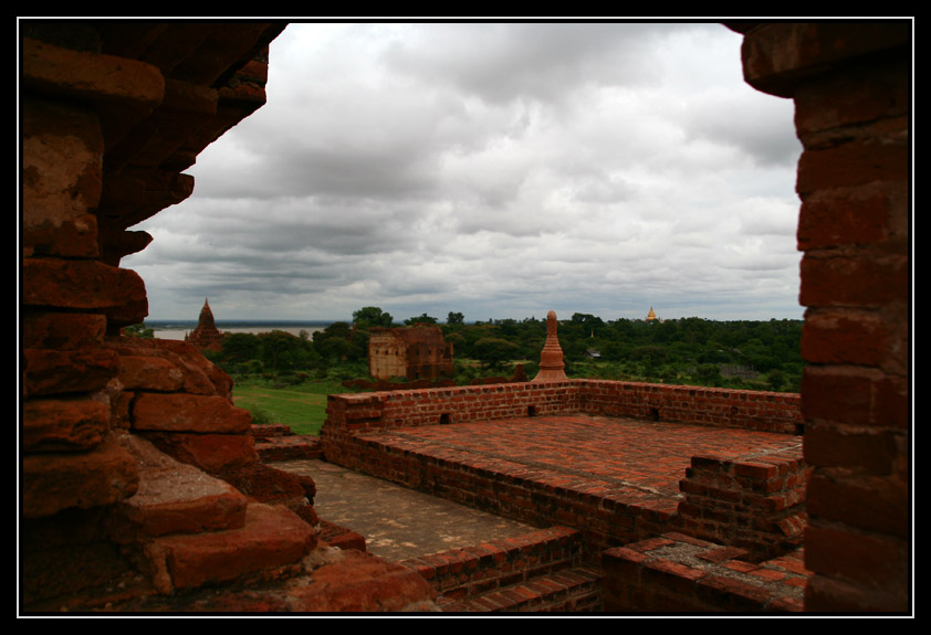 Wolken über Bagan