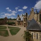 Wolken über Chateau d' Ainay le Vieil