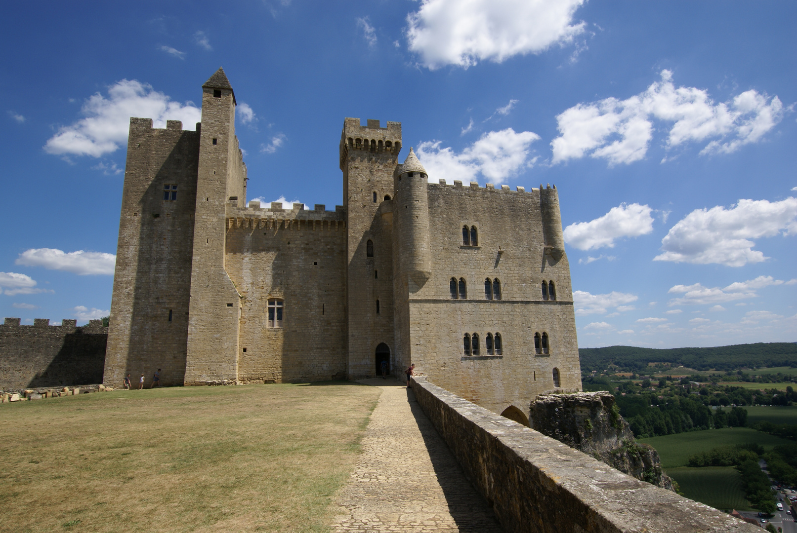 Wolken über Chateau de Beynac