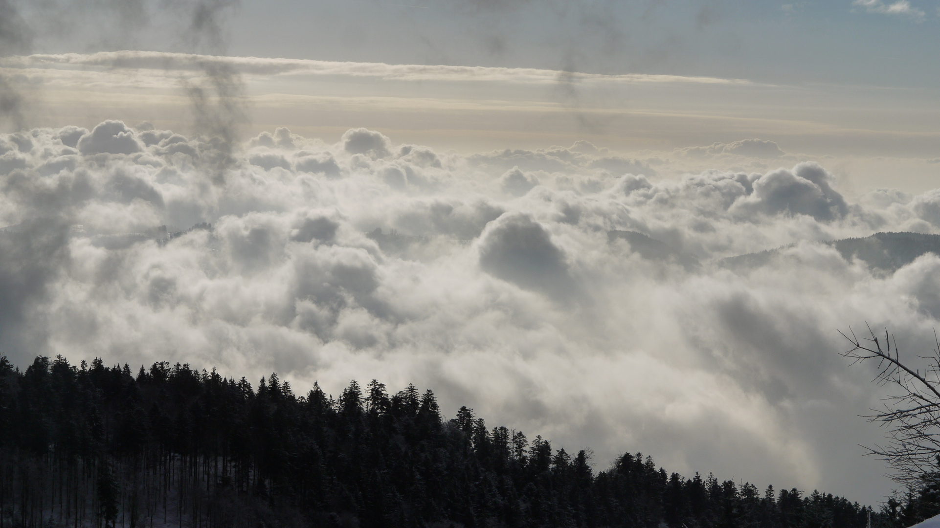 Wolken über das Achertal