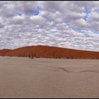 Wolken über dem Deadvlei – Panorama