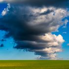 Wolken über dem Feld