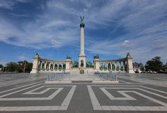 Wolken über dem Heldenplatz (Budapest)