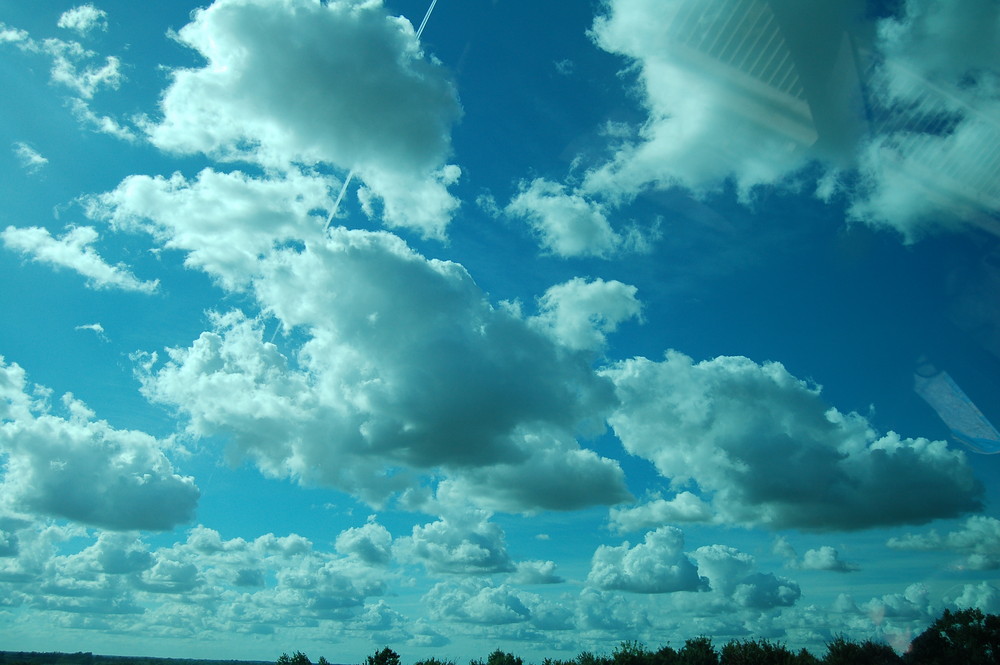 Wolken über dem Kanal