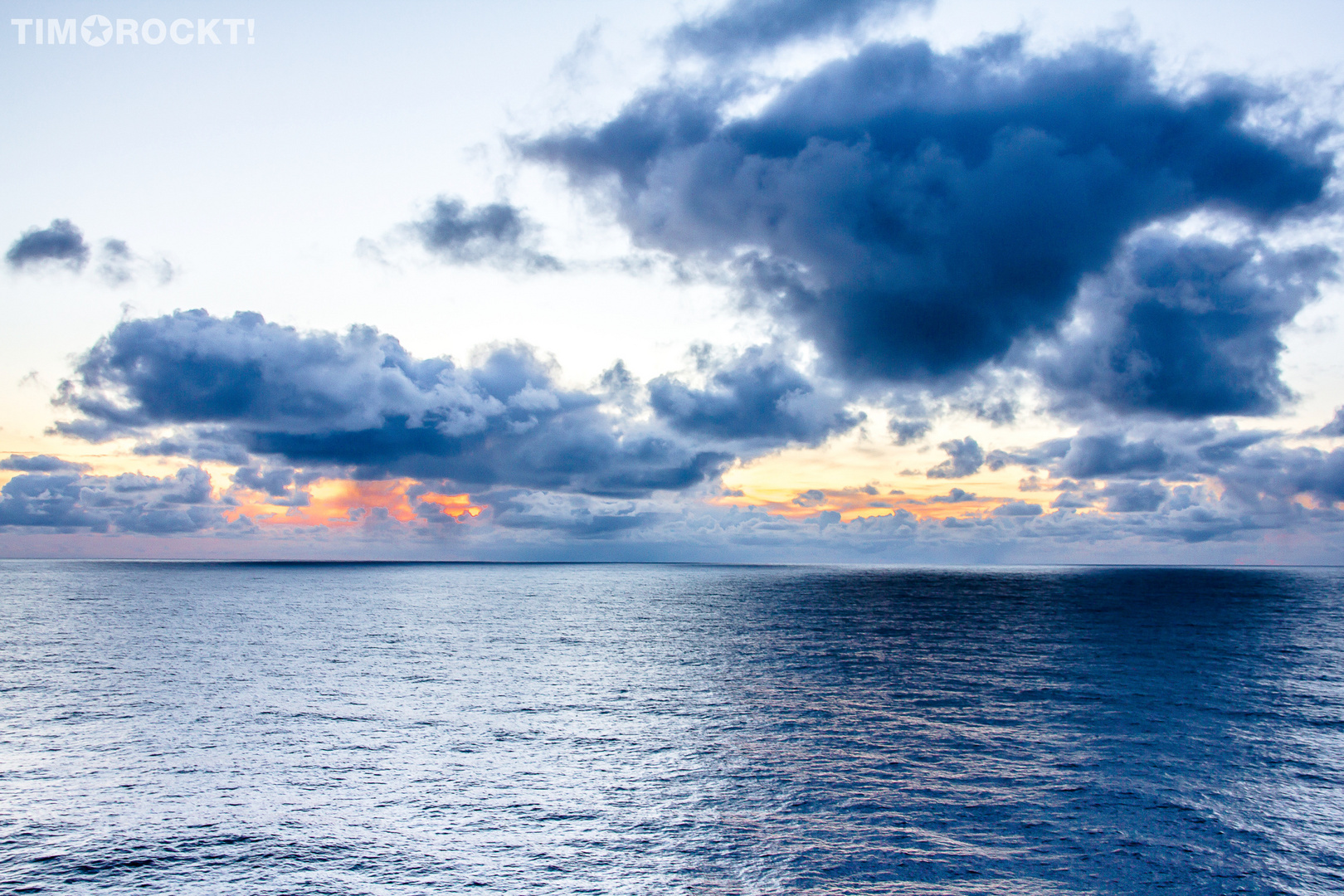 Wolken über dem Meer