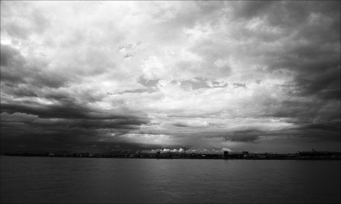 Wolken über dem Mekong